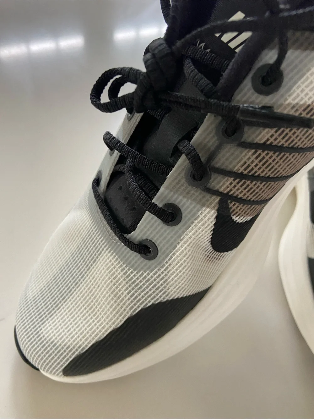 Nike Men’s Black, White and Gray Athletic Running Shoes - Picture 4 of 16